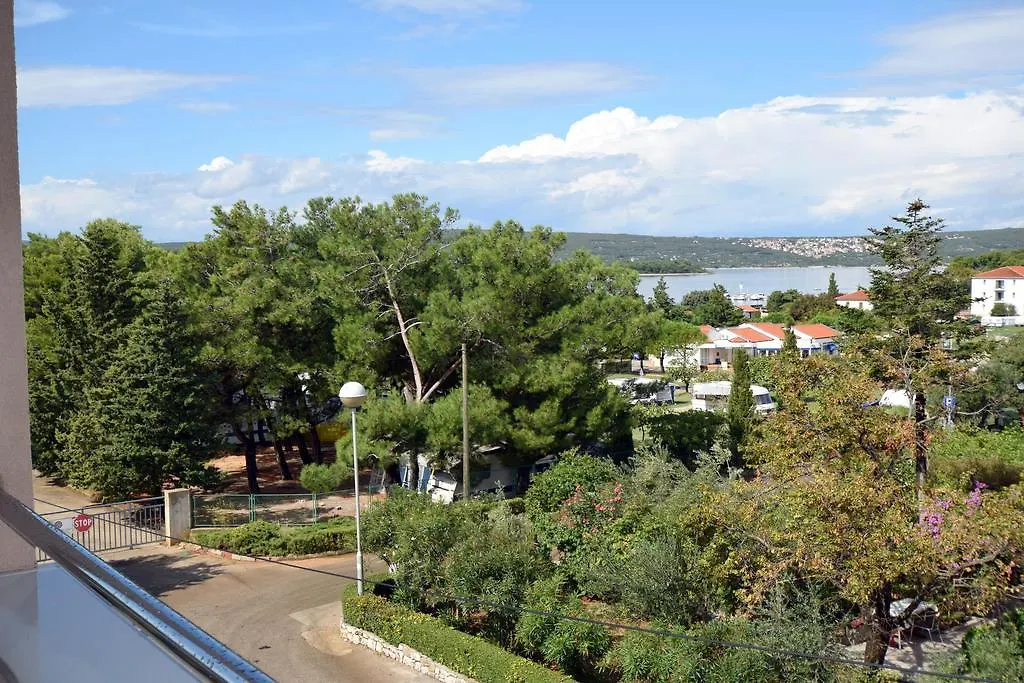 Apartments Ravlic Punat
