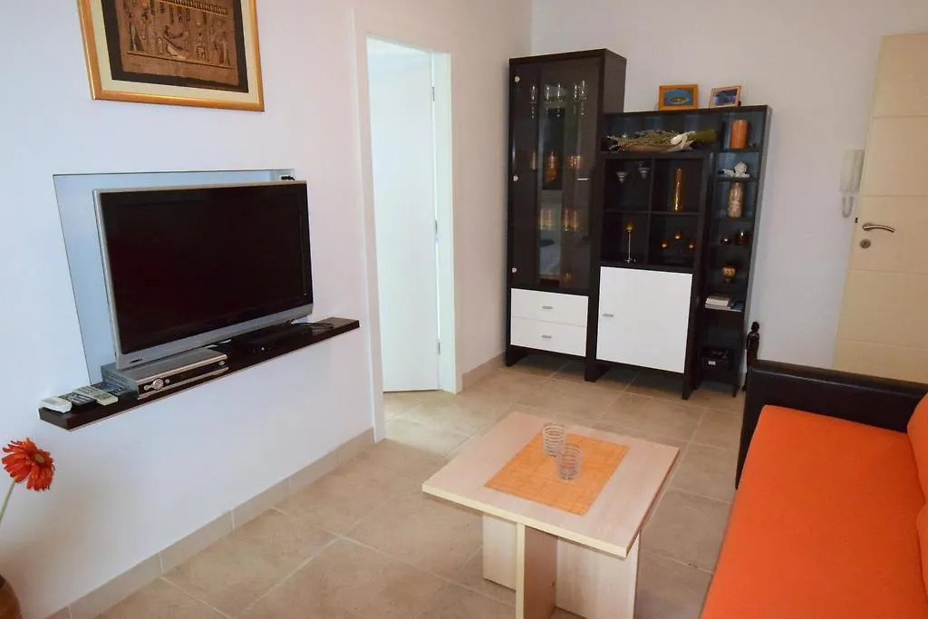 Apartments Ravlic Punat