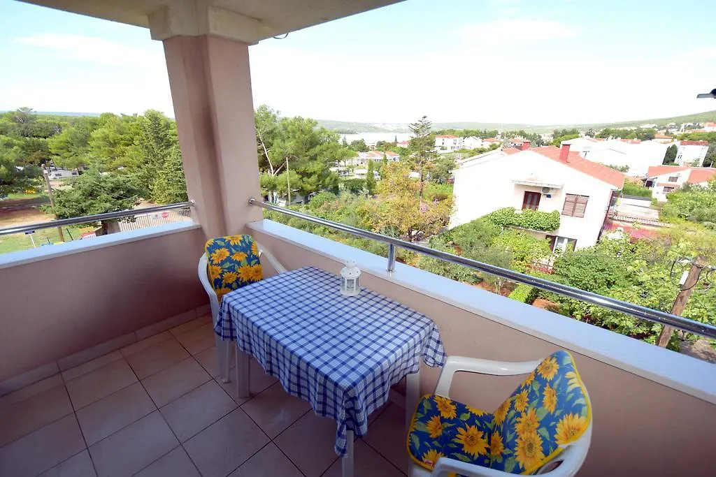 Apartments Ravlic Punat