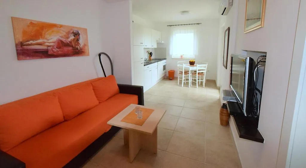 Apartments Ravlic Punat